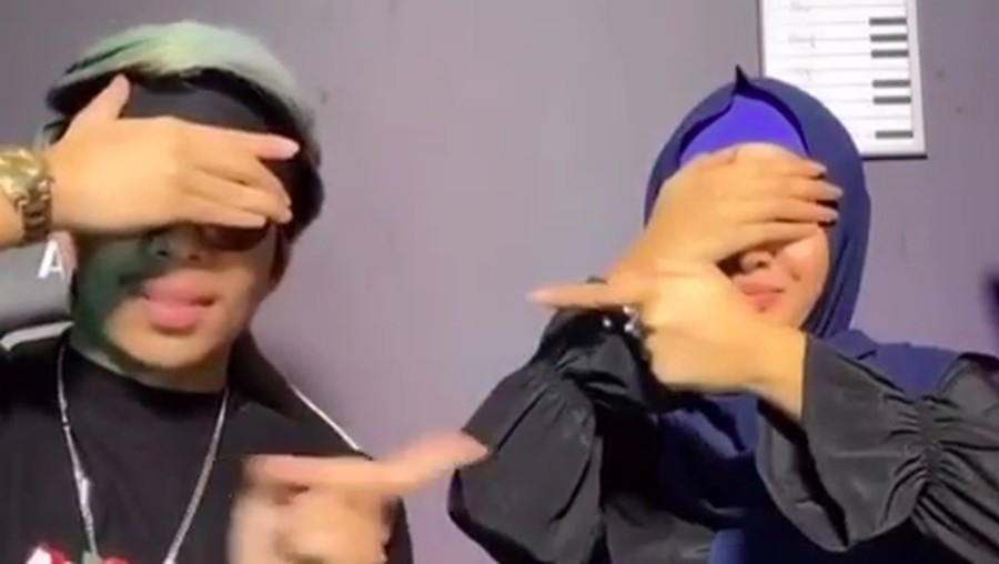 Atta Halilintar rilis lagu Teman Tapi Cinta yang dipersembahkan untuk Aurel Hermansyah.