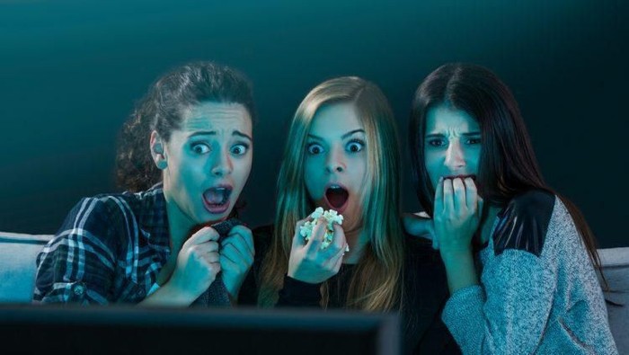 Takut Nonton Film Horor? Jangan Salah, Itu Bisa Menyehatkan Juga Lho