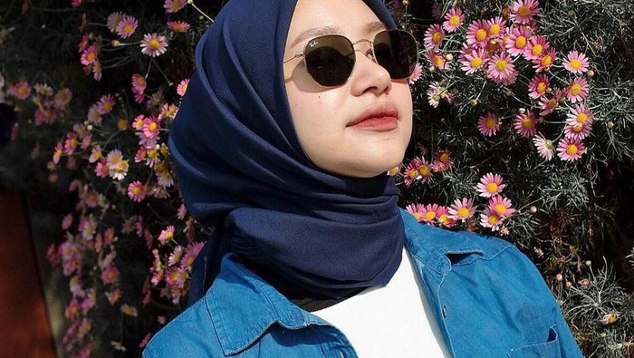 Wajib Punya, Warna Hijab ini Jadi Andalan Dipakai Sehari-hari