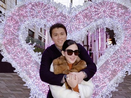 Ucapan Romantis Reino Barack di Ultah Syahrini, Awas Baper Bunda!