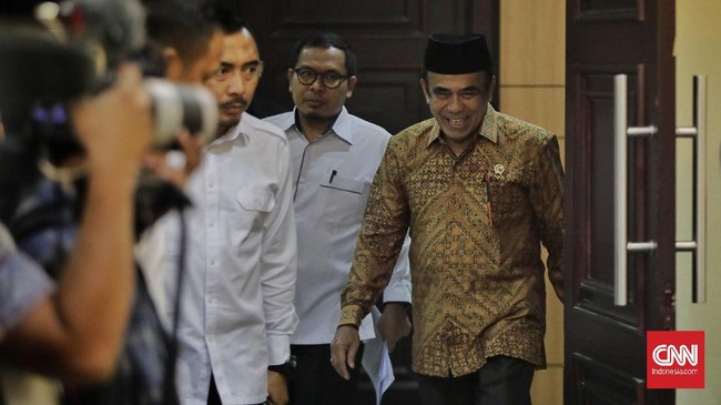 Menteri Agama Fachrul Razi tak memiliki gejala yang mengkhawatirkan setelah dinyatakan positif Covid-19. Kini Fachrul menjalani isolasi.
