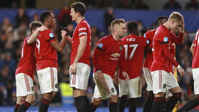 Manchester United (MU) berhasil meraih kemenangan atas Chelsea lewat drama dua gol The Blues yang dibatalkan VAR.