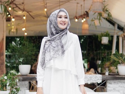 7 Inspirasi Gaya Busana Syar'i Simpel nan Elegan untuk ke Pengajian