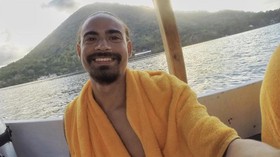 Ashraf Sinclair Dimakamkan di San Diego Hills Sore Ini
