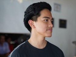 Jokowi Hanya Bisa Video Call Jan Ethes, Kaesang Baper