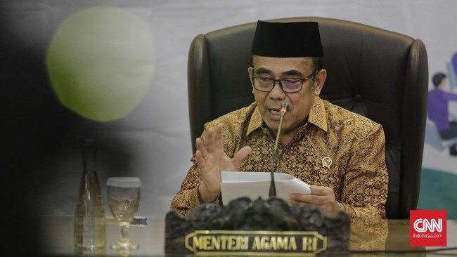 Menteri Agama Fachrul Razi membuka opsi haji dengan social distancing, haji secara normal, hingga kemungkinan pembatalan haji 2020.