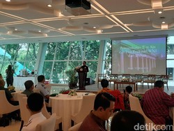 Ucapkan Terima Kasih, Menlu Terima Tim Penjemput WNI di Wuhan