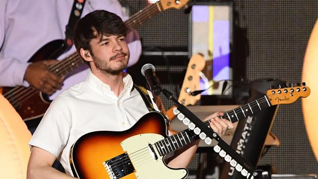 Konser Rex Orange County di Jakarta Pindah ke Istora Senayan Tingginya antusiasme penonton membuat konser Rex Orange County pada 9 Mei dipindah ke Istora Senayan. Selain itu, promotor akan menjual tiket tambahan.