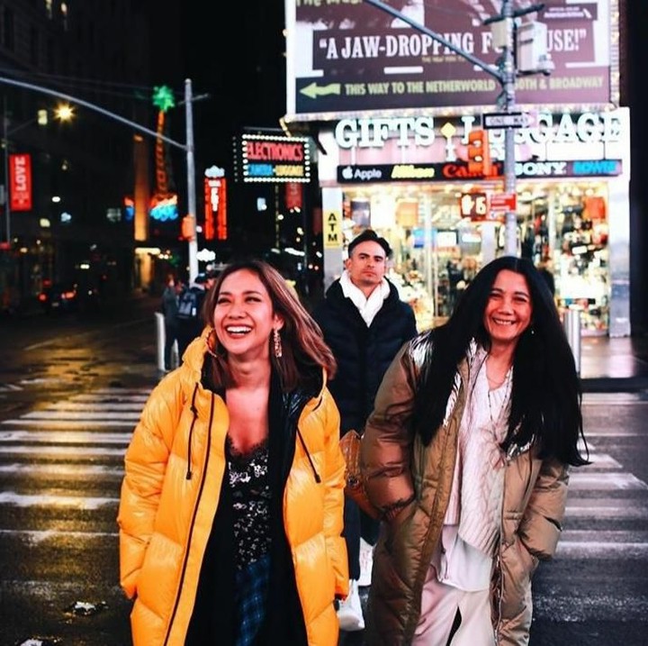 <p> Selain liburan, mereka juga menghadiri acara New York Fashion Week. (Foto: Instagram @bclsinclair)   </p>