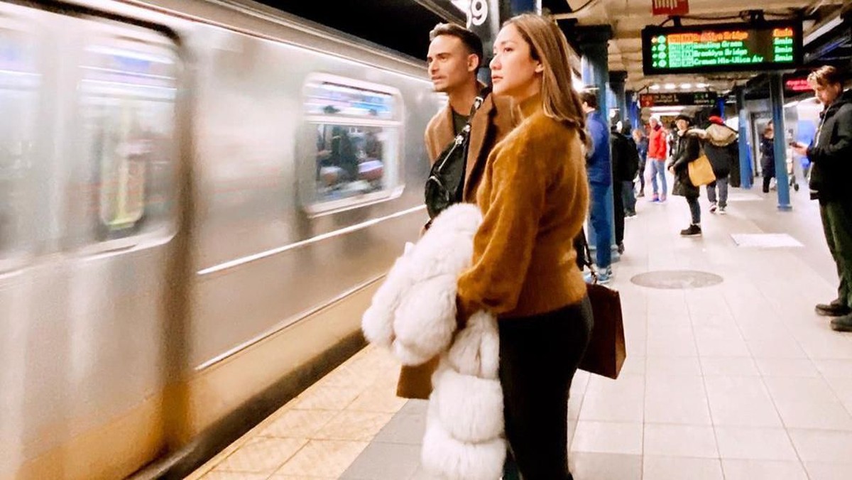 Suami Bunga Citra Lestari&comma; Ashraf Sinclair meninggal dunia&comma; Selasa &lpar;18&sol;2&rpar; akibat serangan jantung&period; Berikut&comma; momen liburan terakhir Ashraf dan keluarganya di Amerika&period;