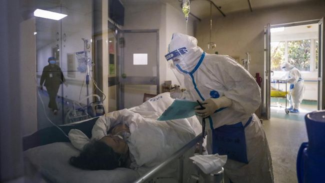 WHO Sebut Vaksin Corona Baru Tersedia Setahun Lagi WHO menyatakan proses pembuatan vaksin virus corona memakan waktu karena harus melalui berbagai uji medis sebelum dinyatakan aman.