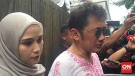 Berduka, Hanung Ungkap Proyek Teranyar dengan Ashraf Sinclair