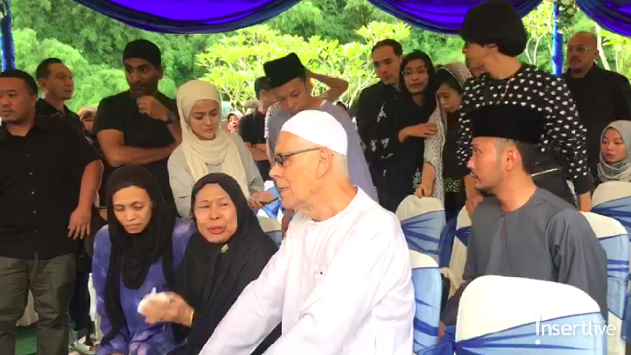 Pidato ayah Ashraf Sinclair di pemakaman buat keluarga histeris.