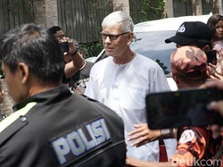 Tiba dari Malaysia, Orang Tua Ashraf Sinclair Tak Bisa Berkata-kata