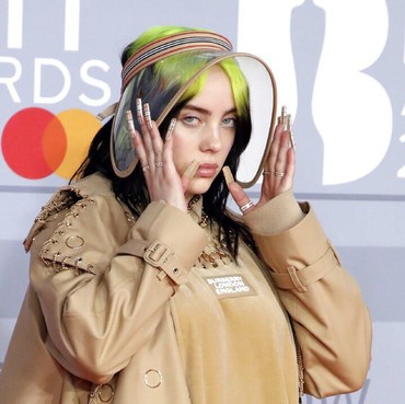 Billie Eilish Unfollow Semua Akun IG Usai Posting Pelecehan, Ada apa?