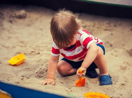 5 Ide Bermain dengan Pasir Kinetik yang Bikin Anak Senang