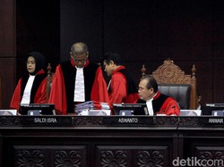 Bertubi-tubi Kemendikbud Dicecar MK Soal Dugaan Kartel Gelar Profesor