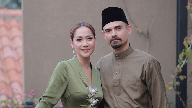 Unggah Foto Ashraf Sinclair BCL Aku Merindukanmu Setiap Hari