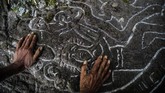 FOTO: 'Bertapa' 40 Tahun demi Mengukir Pegunungan Selama 40 tahun, Alberto Gutierrez memilih hidup menyendiri di pegunungan untuk mewujudkan mimpinya, yaitu mengukir patung di bebatuan pegunungan.
