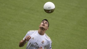 Resmi Diperkenalkan Madrid, Pemain Muda Brasil Menangis