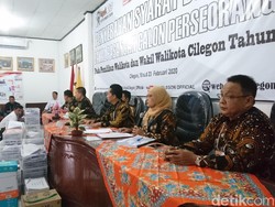 Balon Perseorangan Walkot-Wawali Serahkan Syarat Dukungan ke KPU Cilegon