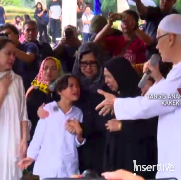 Ashraf Meninggal, Ayah: Bunga, Terima Kasih Telah Mencintai Putra Kami