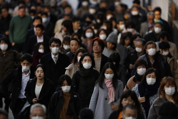 Jumlah korban jiwa imbas virus corona terus bertambah. Hingga hari ini, Rabu (19/2) korban tewas akibat virus itu mencapai lebih dari 2 ribu orang secara global