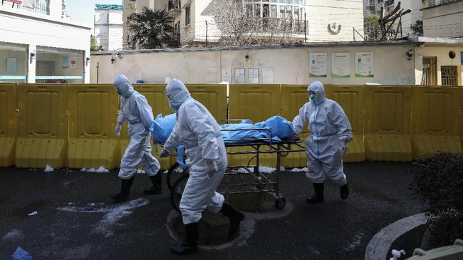 China kembali melaporkan lonjakan kasus baru virus corona, yakni 61 infeksi. Angka ini bahkan menjadi yang tertinggi sejak April.