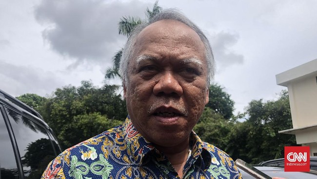 Menteri PUPR Basuki Hadimuljono mengungkapkan tanah di DKI Jakarta anjlok 12 hingga 18 centimeter (cm) per tahun imbas eksploitasi air tanah.