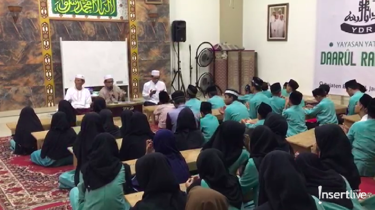 7 Potret Suasana Tahlilan Meninggalnya Ashraf Sinclair Begini tujuh potret suasana tahlilan meninggalnya Ashraf Sinclair.