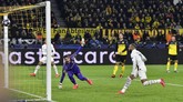 FOTO: Haaland 'Mengamuk', Dortmund Tekuk PSG Erling Haaland terus menunjukkan kemampuan mencetak gol saat Borussia Dortmund mengalahkan PSG di Liga Champions.