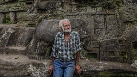 FOTO: 'Bertapa' 40 Tahun demi Mengukir Pegunungan
