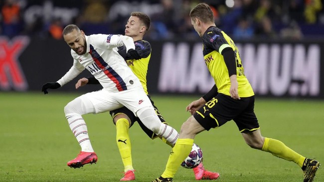 Bintang PSG Neymar mengaku kecewa dengan keputusan tim untuk mengistirahatkan dirinya jelang laga lawan Dortmund di Liga Champions.