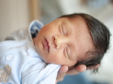 15 Nama Bayi Laki-laki Bermakna Adil dari Berbagai Bahasa