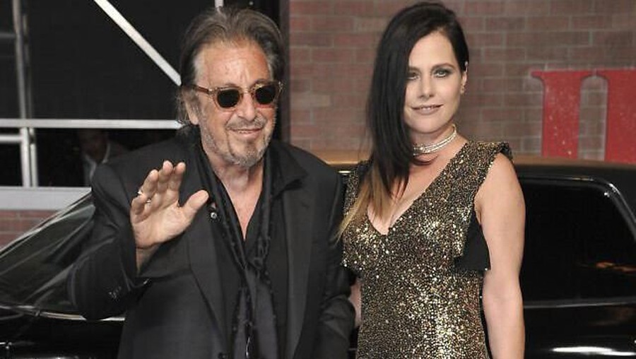 Hubungan asmara Meital Dohan dan Al Pacino yang terjalin selama dua tahun kandas di tengah jalan. 