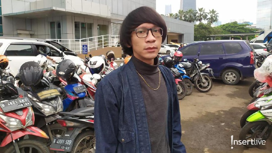 Aming mendapat dukungan dari rekan artis usai dirinya mengungkapkan kekesalan terkait  virus corona di Instagram.