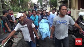 Ayah dan Anak Meninggal Tertimpa Reruntuhan Bangunan Tua