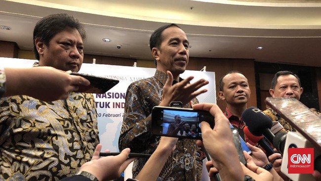 Sebelum buru-buru merombak Kabinet Indonesia Maju, Presiden Jokowi terlebih dulu memberi waktu para menterinya untuk beradaptasi.