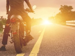 Suka Touring Naik Motor? Ini Tips Biar Enggak Gampang Lelah