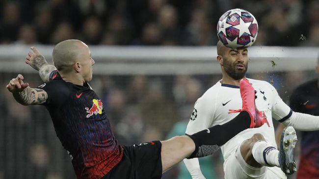 Tottenham vs RB Leipzig Imbang di Babak Pertama Tottenham Hotspur dan RB Leipzig harus puas bermain imbang pada babak pertama leg pertama 16 besar Liga Champions, Rabu (19/2).
