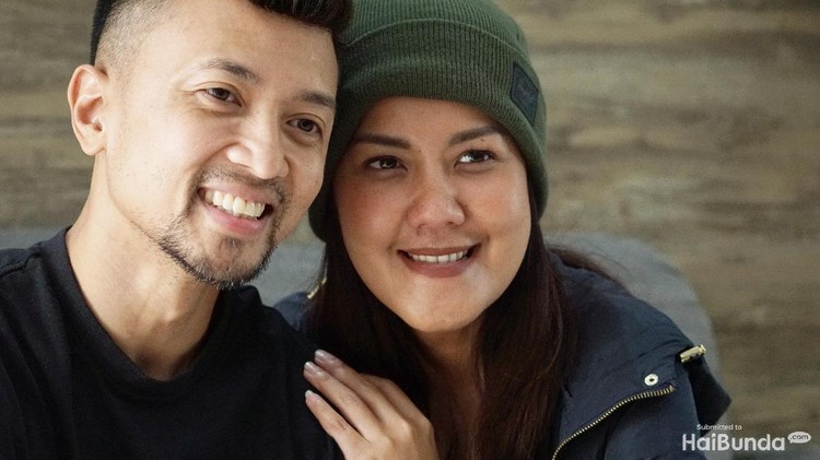Presenter Ivy Batuta ternyata punya alasan kenapa ia selalu mendukung hobi anak-anaknya. Meskipun hobi tersebut adalah main sepak bola. Apa sih alasannya?
