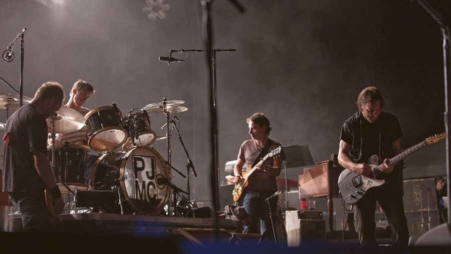 Pearl Jam Gaet Animator Keith Ross di Video Superblood Wolfmoon Pearl Jam rilis video musik Superblood Wolfmoon dalam versi animasi karya Keith Ross.
