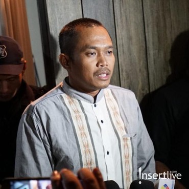 Tahlilan untuk Mendoakan Ashraf Sinclair Digelar 3 Hari 3 Malam