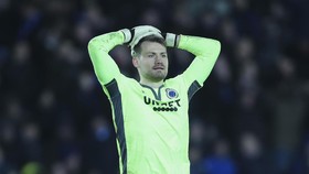 Eks Kiper Liverpool Dituding Curang Saat Lawan MU