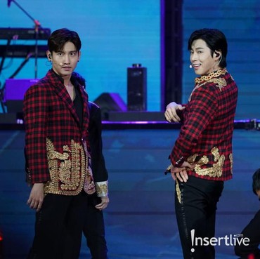 Penampilan Pertama TVXQ Nyanyikan Dua Lagu di Korean Wave In Love