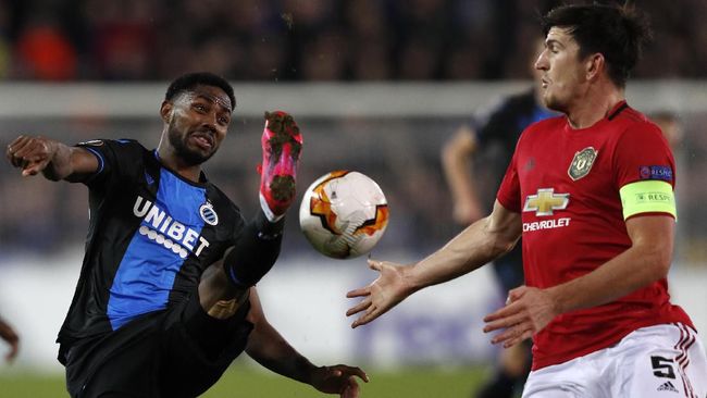 MU Gagal Menang, Solskjaer Salahkan Bola dan Lapangan Ole Gunnar Solskjaer menganggap bola yang digunakan saat Manchester United ditahan imbang Club Brugge di Liga Europa berbeda.