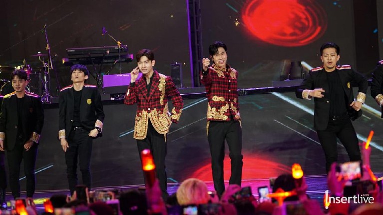 9 Potret Kemeriahan Korean Wave In Love di TSM Cibubur Konser Korean Wave in Love telah berlangsung dari Trans Studio Mall Cibubur, Jumat (21/2). Berikut ini potret keseruan para pengisi acara.