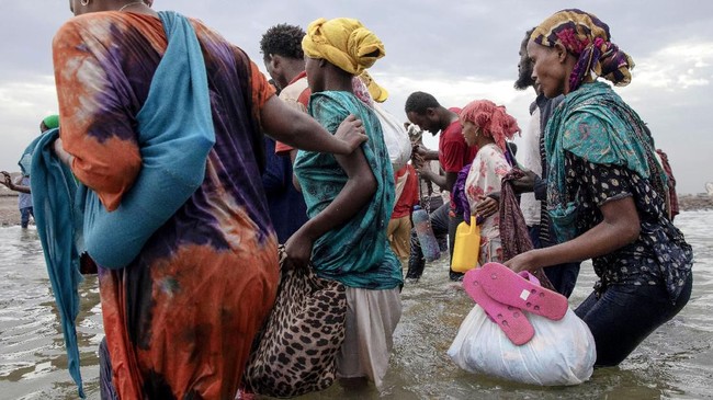 Beberapa imigran Ethiopia menuturkan pengalaman horor mereka ketika diduga ditembaki pasukan Arab Saudi ketika mereka mencoba menyeberang dari Yaman.