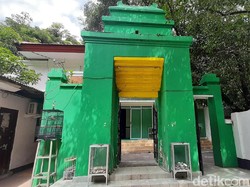 Renovasi Makam Mbah Bungkul Terkendala Relokasi Warga