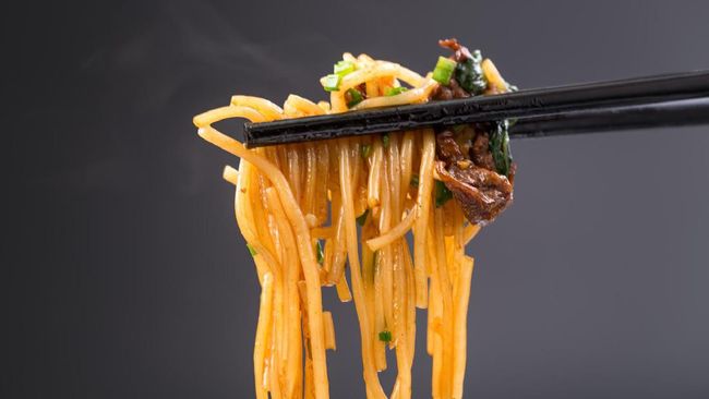 Jjapaguri adalah salah satu kuliner Korea Selatan yang makin populer berkat Parasite. Berikut resep dan cara membuatnya.